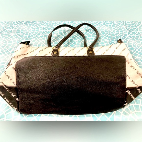 Betsey Johnson black and white tote bag.
Reversible NWOT - Picture 6 of 10
